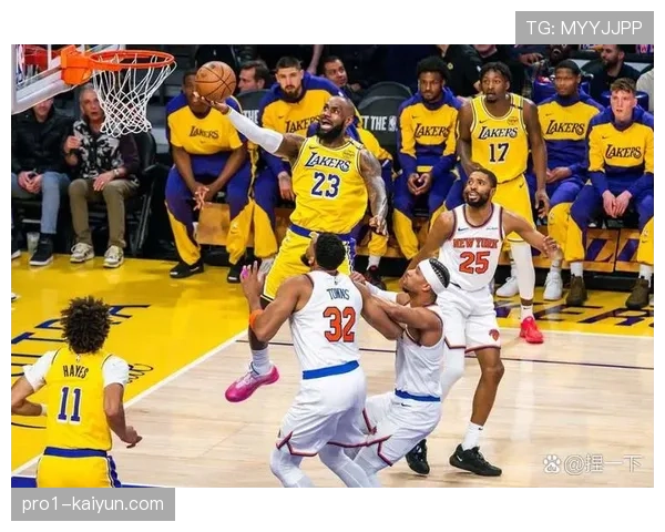 尼克斯主力高负荷埋下体能隐患 季后赛冲刺阶段控场稳定性受考验 尼克斯主力高负荷埋下体能隐患 季后赛冲刺阶段控场稳定性受考验